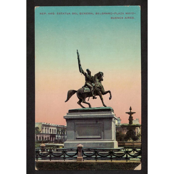 Estatua del Gral Belgrano en plaza de Mayo
